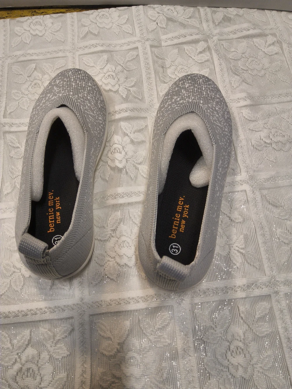 New Bernie mev. Slip-On Flats In Light Gray